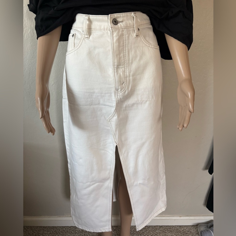 Abercrombie & Fitch women’s denim midi skirt